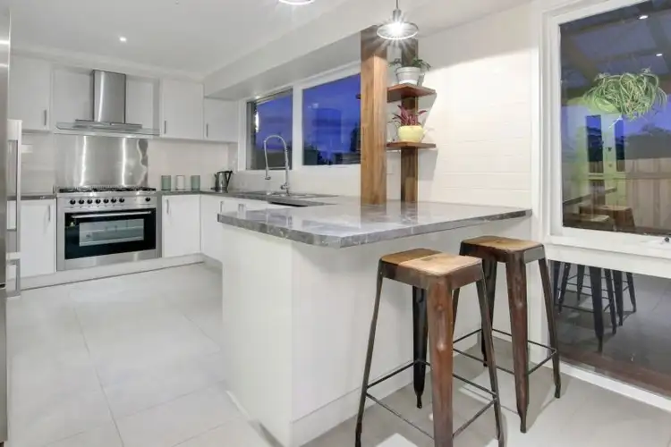 Fifth view of Homely house listing, 10 Witternberg Avenue, Frankston VIC 3199