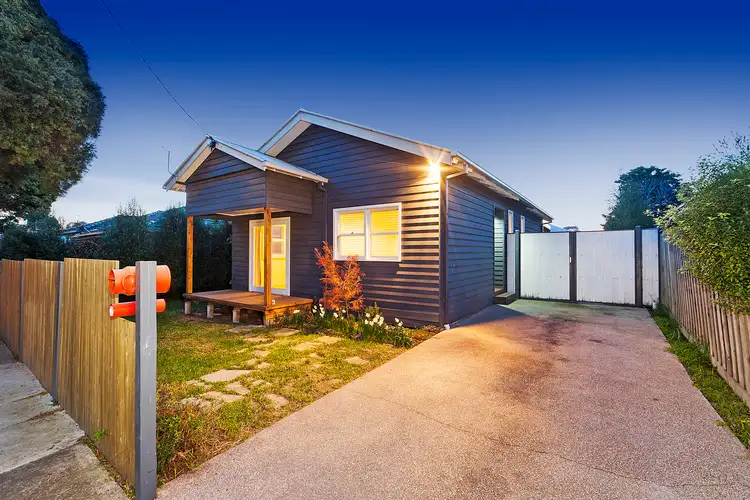 10 Kerr Street, Kingsville VIC 3012
