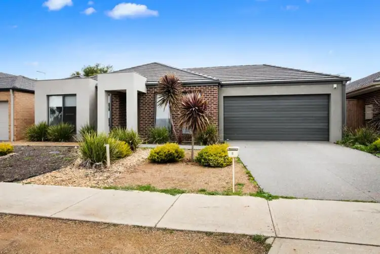 5 Bangalay Drive, Brookfield VIC 3338