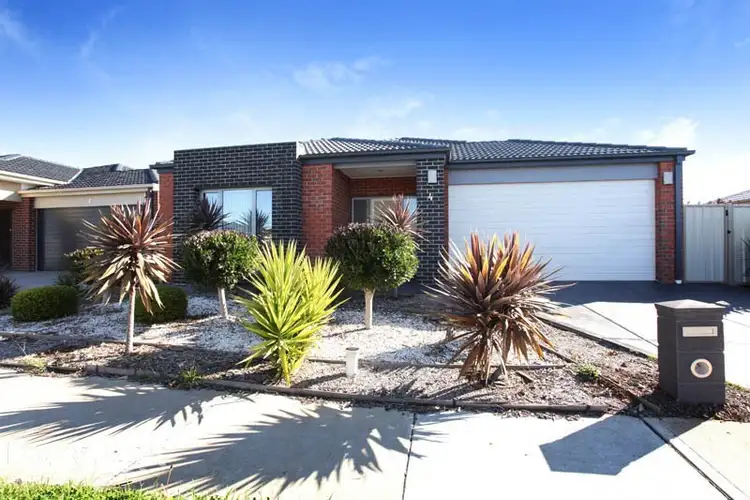 4 Robyn Street, Brookfield VIC 3338