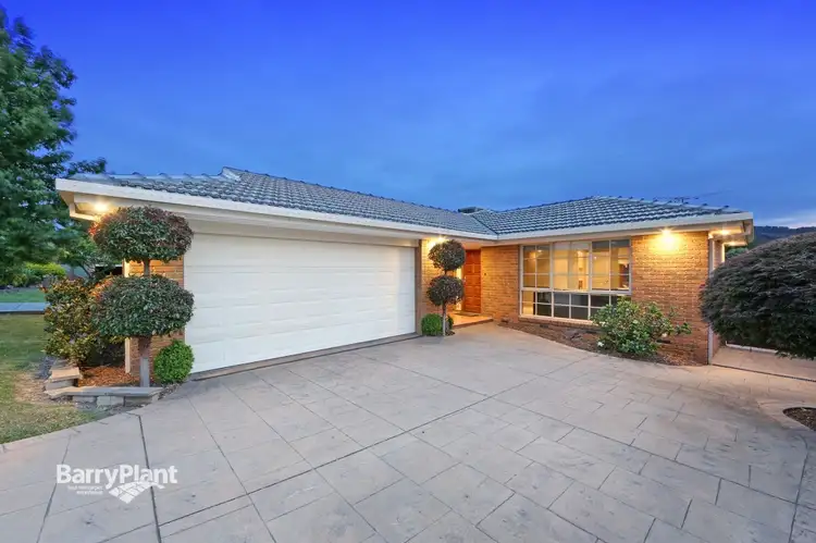 18 Laanecoorie Drive, Lysterfield VIC 3156