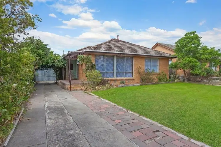 33 Bushfield Crescent, Coolaroo VIC 3048