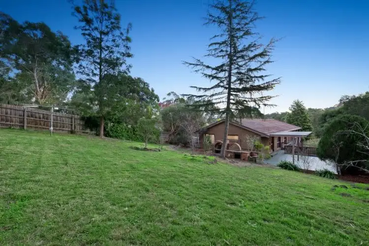 12 Coolabah Drive, Eltham VIC 3095