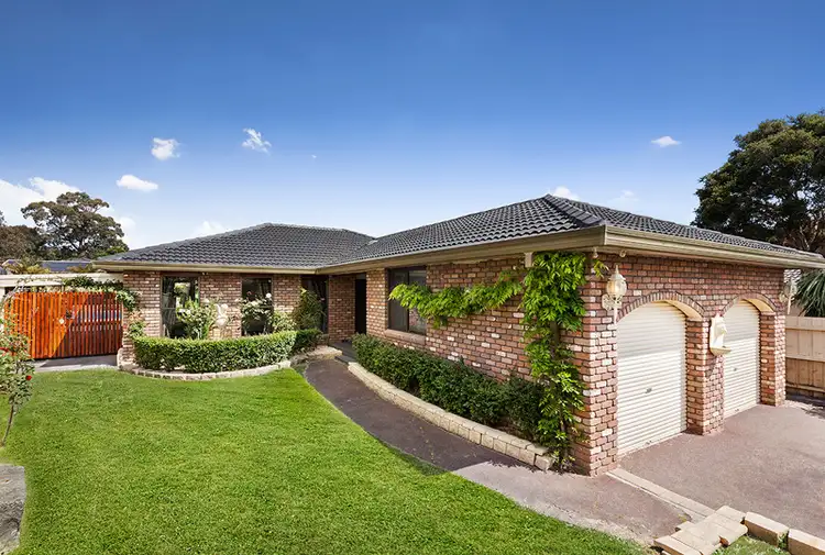 8 Saxonwood Court, Frankston VIC 3199