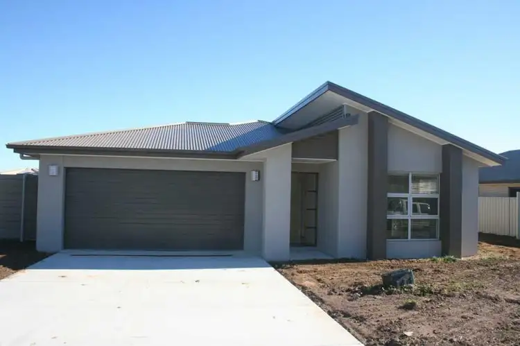 4 Murray Grey Place, Bungendore NSW 2621