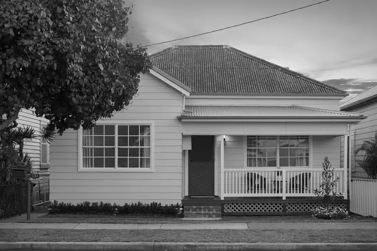 131 Roxburgh Street, Stockton NSW 2295