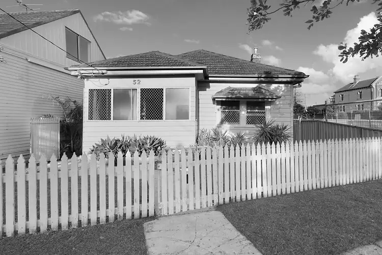 52 Fullerton Street, Stockton NSW 2295