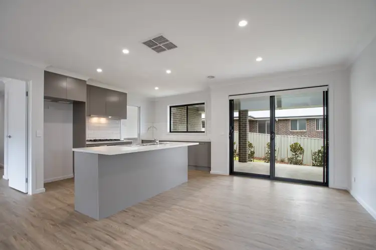 Fifth view of Homely house listing, 2 Blakleys Circuit, Thurgoona NSW 2640