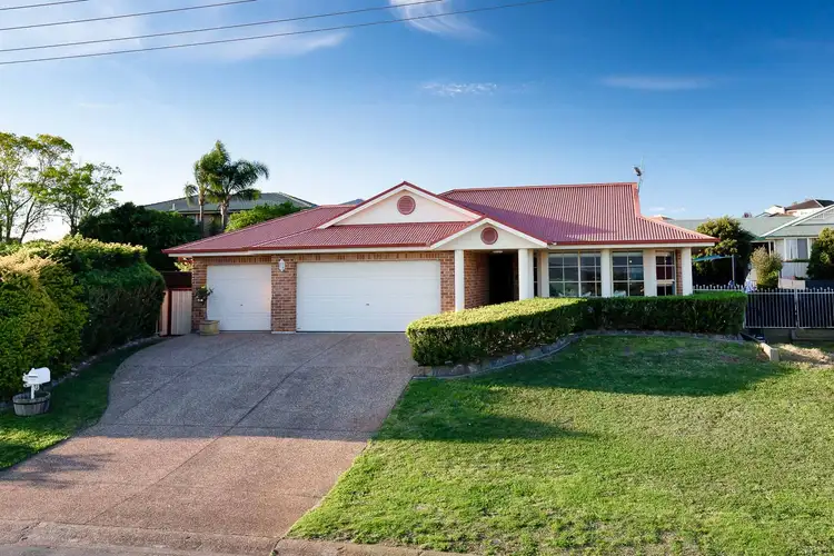 Second view of Homely house listing, 72 Dalveen Road, Bolwarra Heights NSW 2320