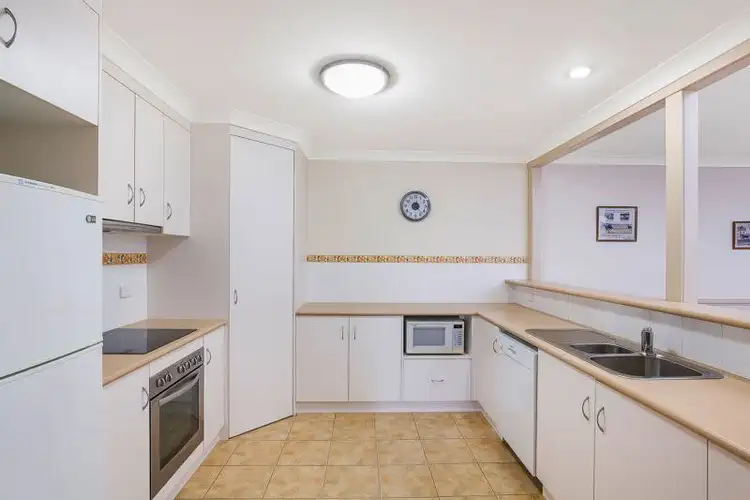 2/18a Merritt Street, Harristown QLD 4350