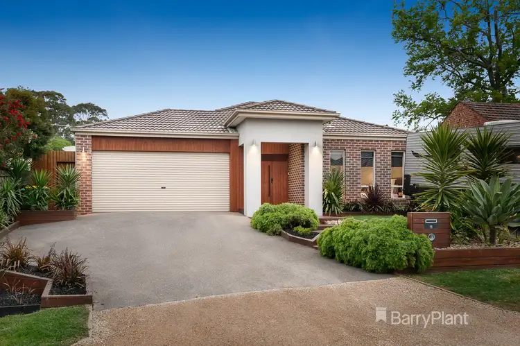 11 Imperial Avenue, Wandin North VIC 3139