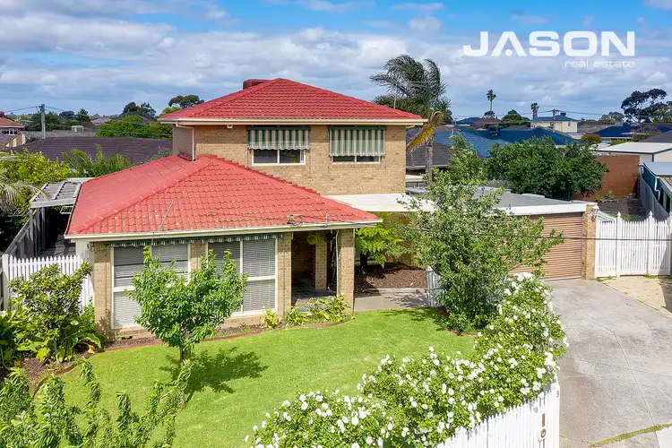 9 Waverley Court, Gladstone Park VIC 3043