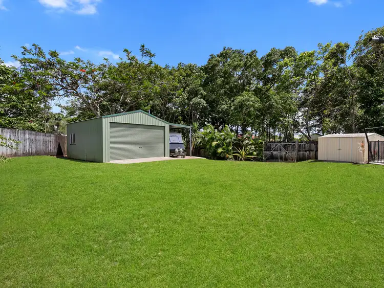 11 Tuffley Close, Kanimbla QLD 4870