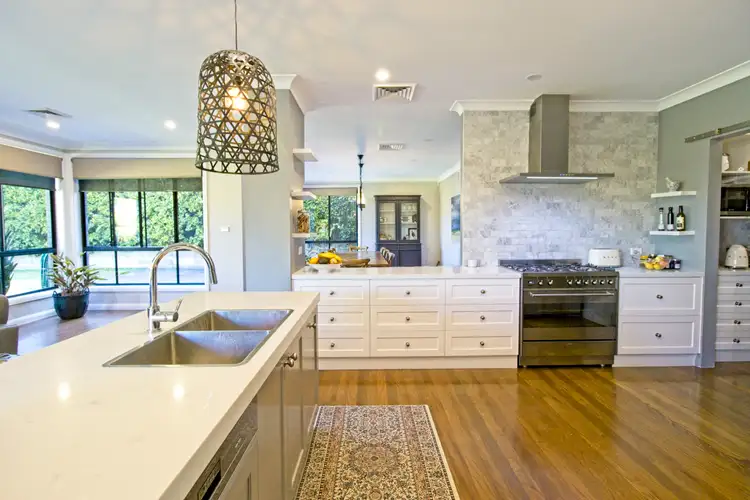 37 Oxford Falls Road, Beacon Hill NSW 2100