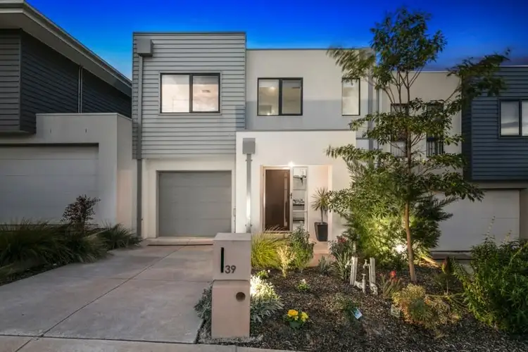 39 Evans Drive, Croydon VIC 3136
