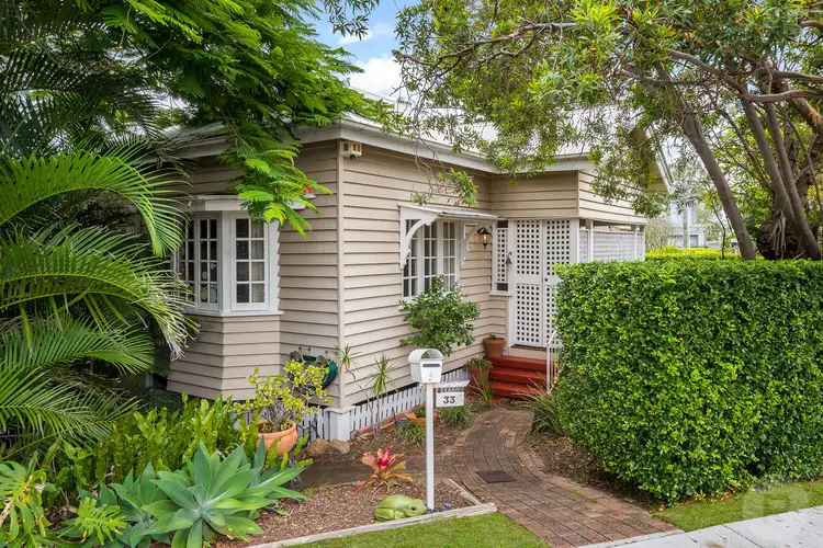 33 Dovedale Crescent, Ashgrove QLD 4060