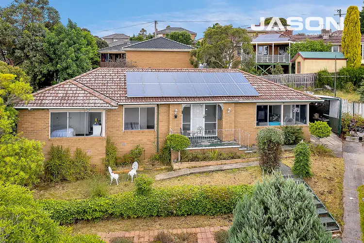 12 Van Court, Gladstone Park VIC 3043