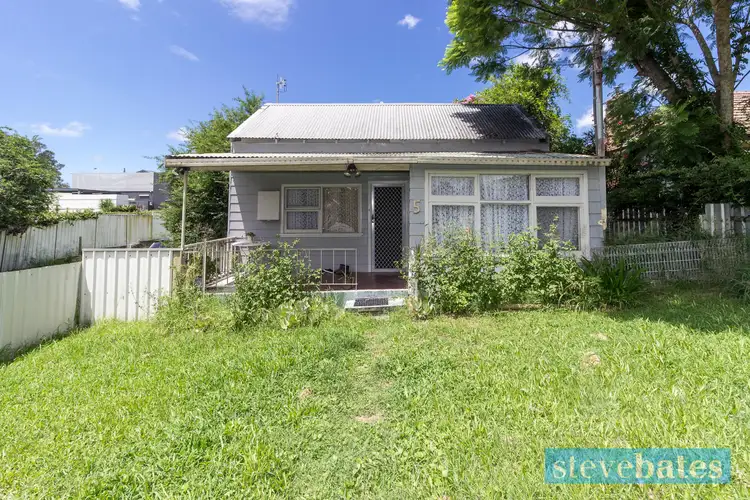 5 & 5A Sturgeon Street North, Raymond Terrace NSW 2324