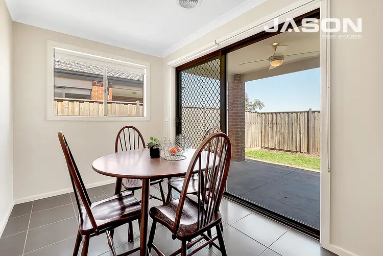 Fifth view of Homely house listing, 10 Straw Flower Circuit, Greenvale VIC 3059