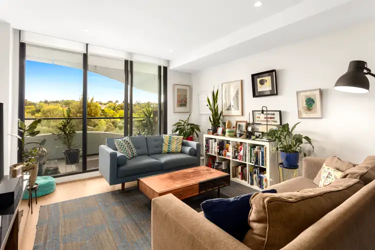 6 Acacia Place