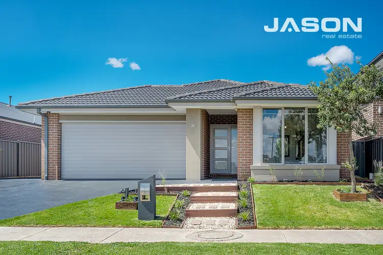 32 Frontier Avenue, Greenvale VIC 3059