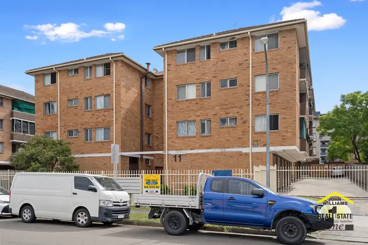8/11 Forbes Street, Warwick Farm NSW 2170