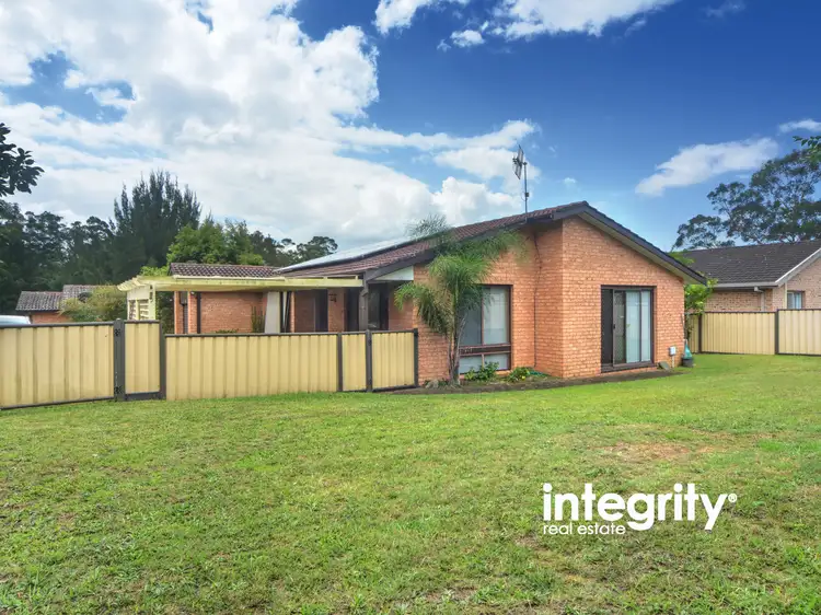 Main view of Homely unit listing, 4/5 Carisbrooke Close, Bomaderry NSW 2541