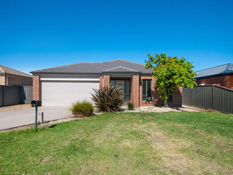 8 Speechley Court, Sale VIC 3850