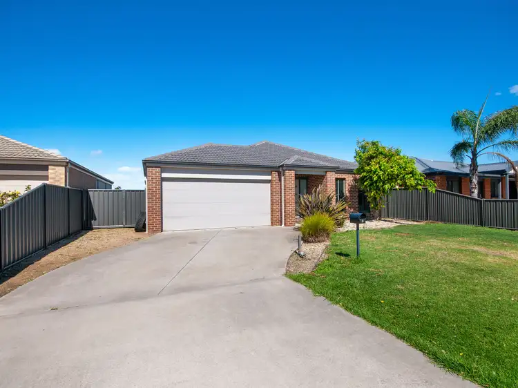 Second view of Homely house listing, 8 Speechley Court, Sale VIC 3850