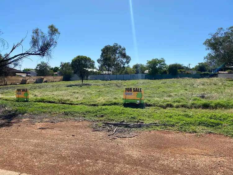 8 Scott St, York WA 6302