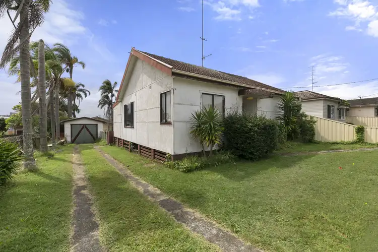4 Lynwood Ave, The Entrance NSW 2261