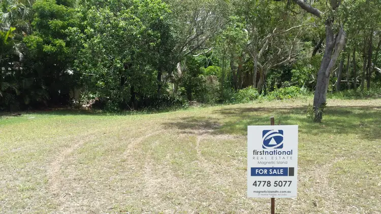 30 Magnetic Street, Picnic Bay QLD 4819