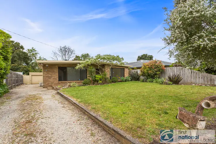 4 Lawson Cres, Rosebud VIC 3939