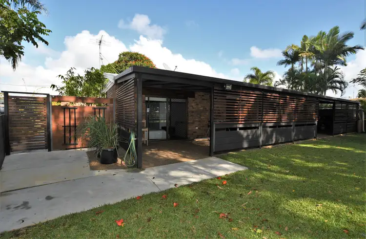 15 PANGOLA STREET..., Winfield QLD 4670