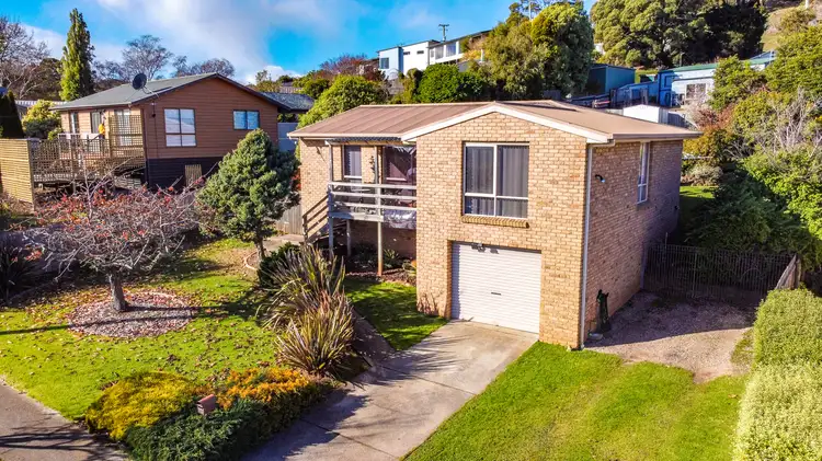 11 River Road, Ambleside TAS 7310