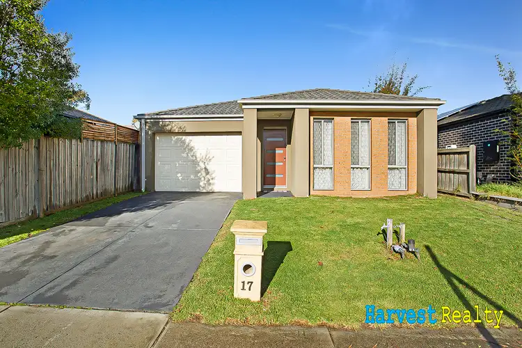 17 Harvard St, Cranbourne West VIC 3977
