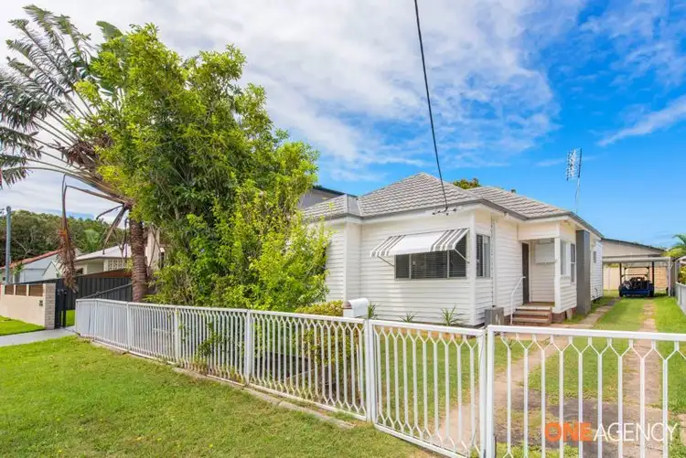 6 Faymax Street, Pelican NSW 2281