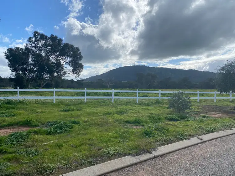 121 Newcastle St, York WA 6302