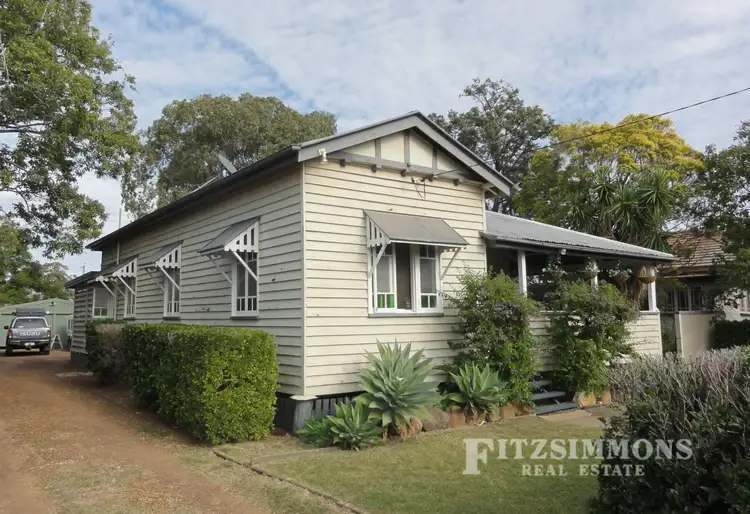 16 Knowles Street, Dalby QLD 4405