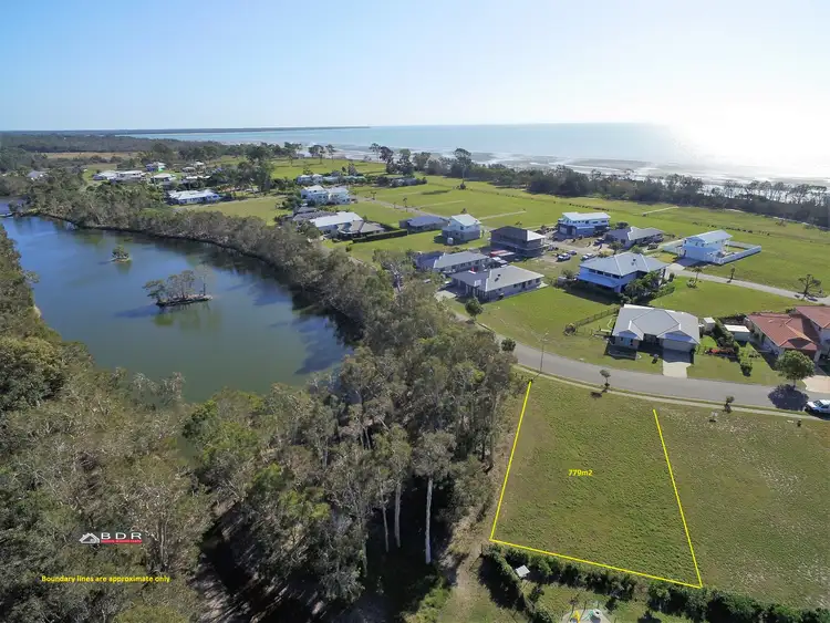32 Barramundi Drive, Burrum Heads QLD 4659