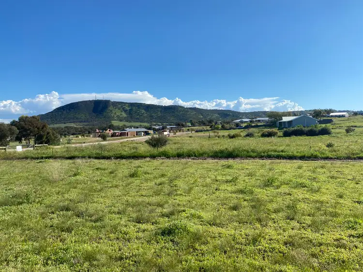 10 Andrews Ave, York WA 6302