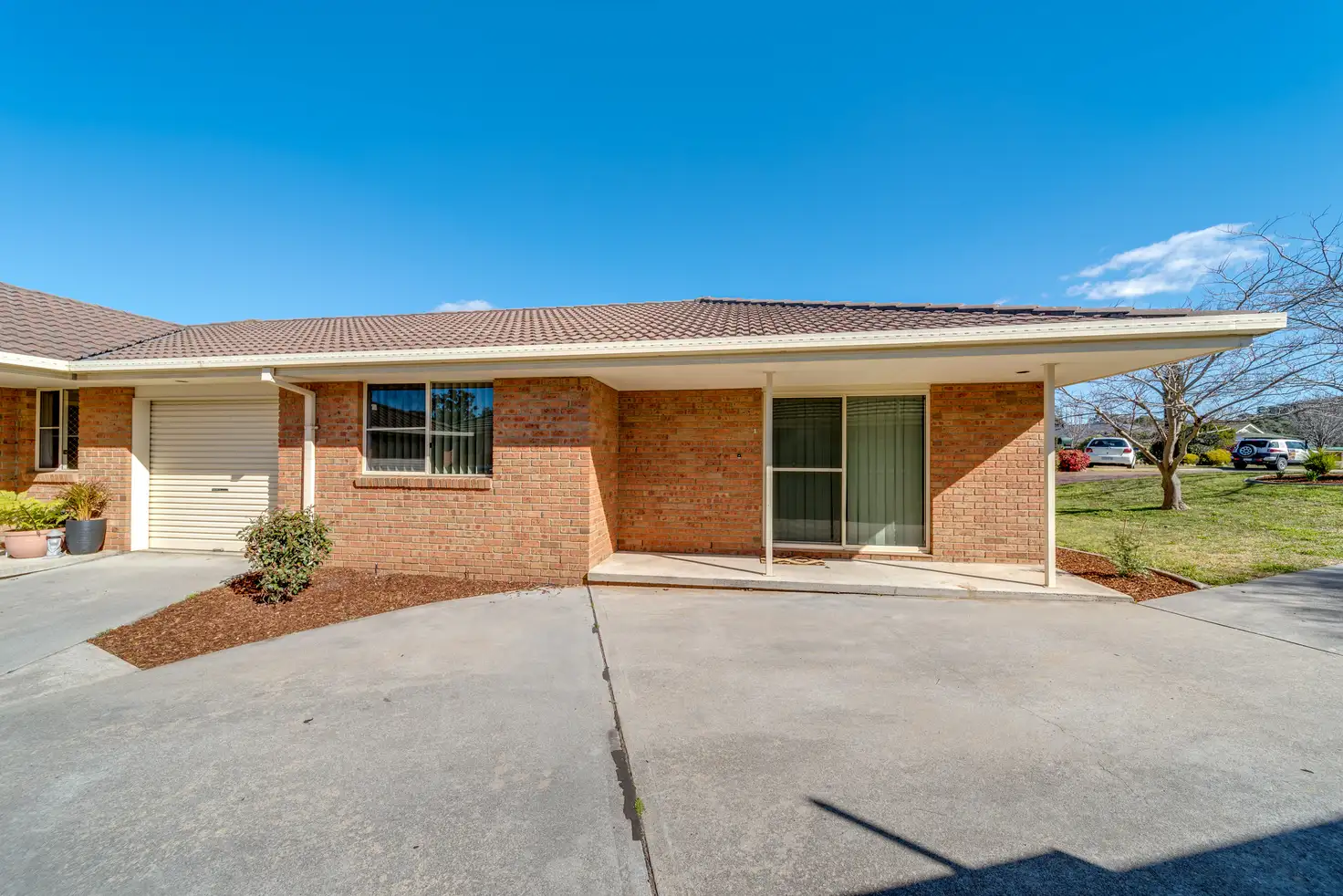 Main view of Homely unit listing, 1/33 Chantilly Court, Goulburn NSW 2580