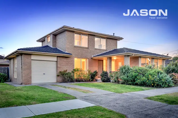 33 Burbank Avenue, Gladstone Park VIC 3043