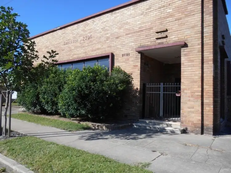 31 Clyde Street, Stockton NSW 2295
