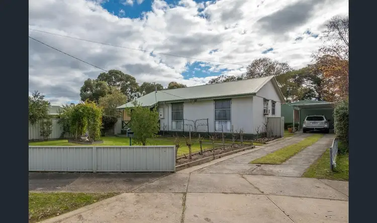 74 Martindale Crescent, Seymour VIC 3660