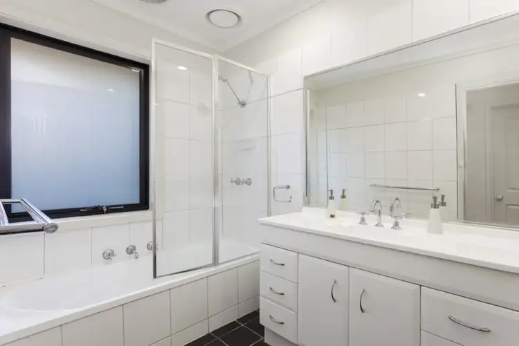 Sixth view of Homely house listing, 4 Purcell Court, Bundoora VIC 3083
