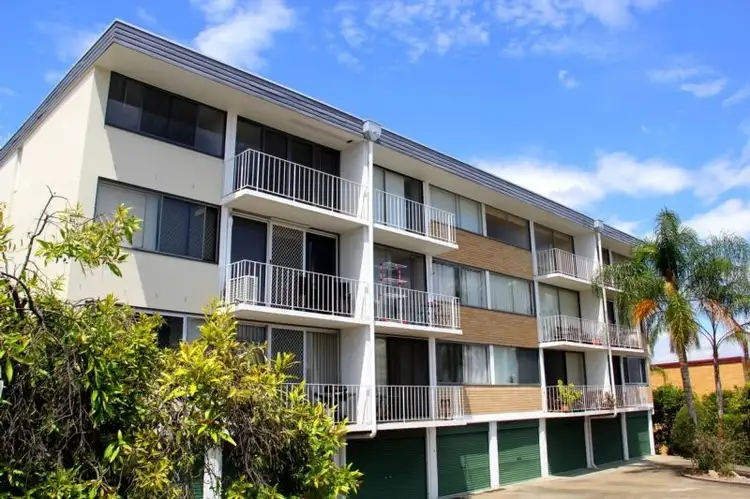 11/223 Cavendish Road, Coorparoo QLD 4151