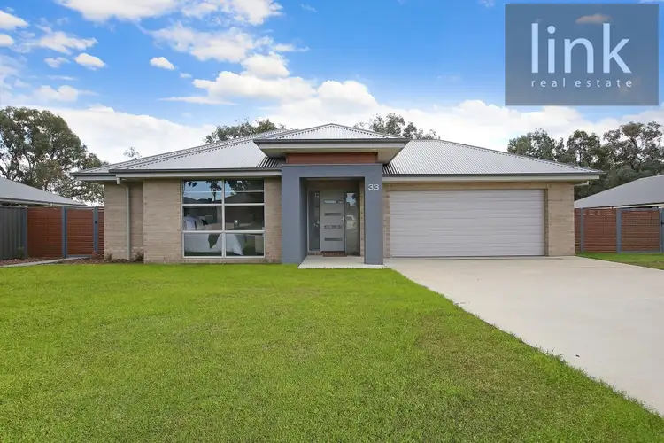 33 Litchfield Drive, Thurgoona NSW 2640