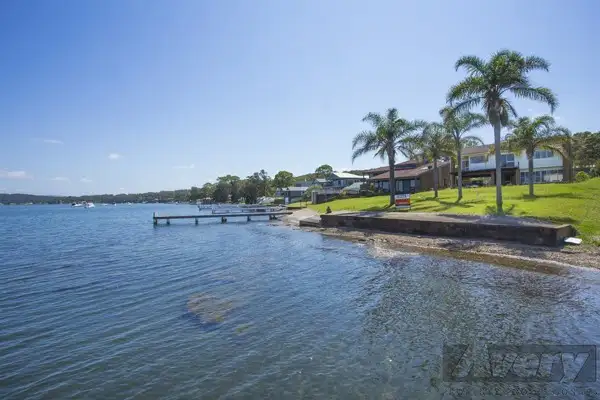 279 Coal Point Road, Coal Point NSW 2283