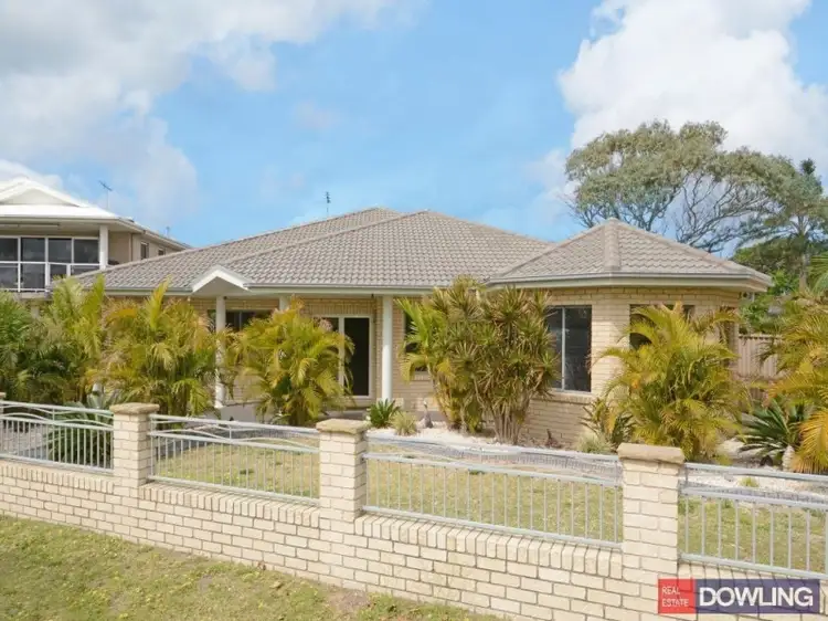 166 Fullerton Street, Stockton NSW 2295